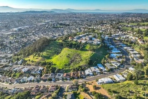 El Cerrito, California — hillside city in Contra Costa County served by Oakland Mobile Detailing