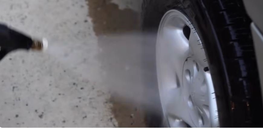 Wheel and tyre decontamination during the early stage of an Oakland mobile detail