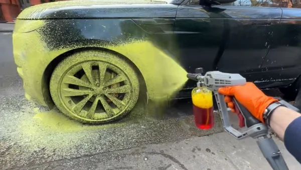 Applying liquid product to car paint with an applicator pad